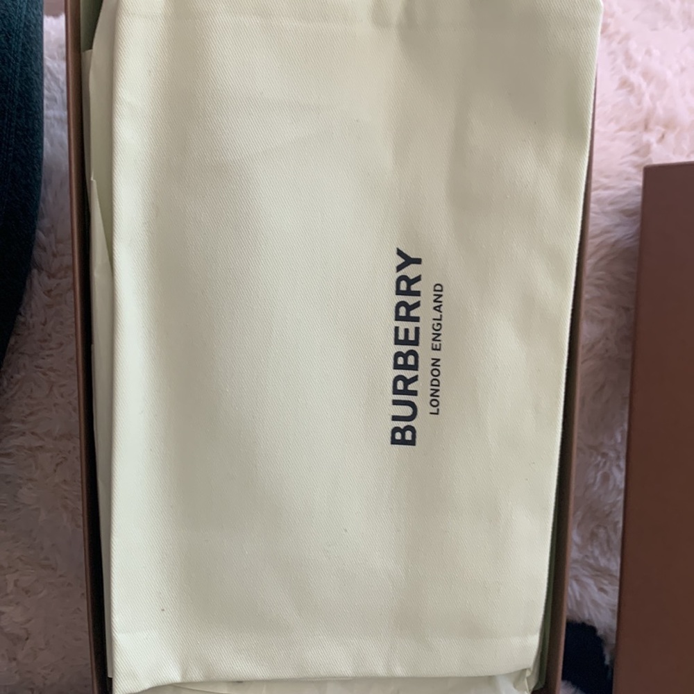 All white Burberry sneakers - Picture 5 of 13